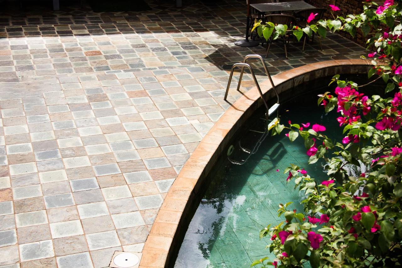 Hotel Bougainviller Kampala Ngoại thất bức ảnh