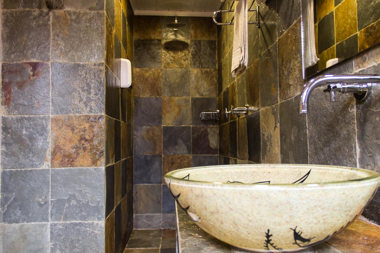 Hotel Bougainviller Kampala Ngoại thất bức ảnh